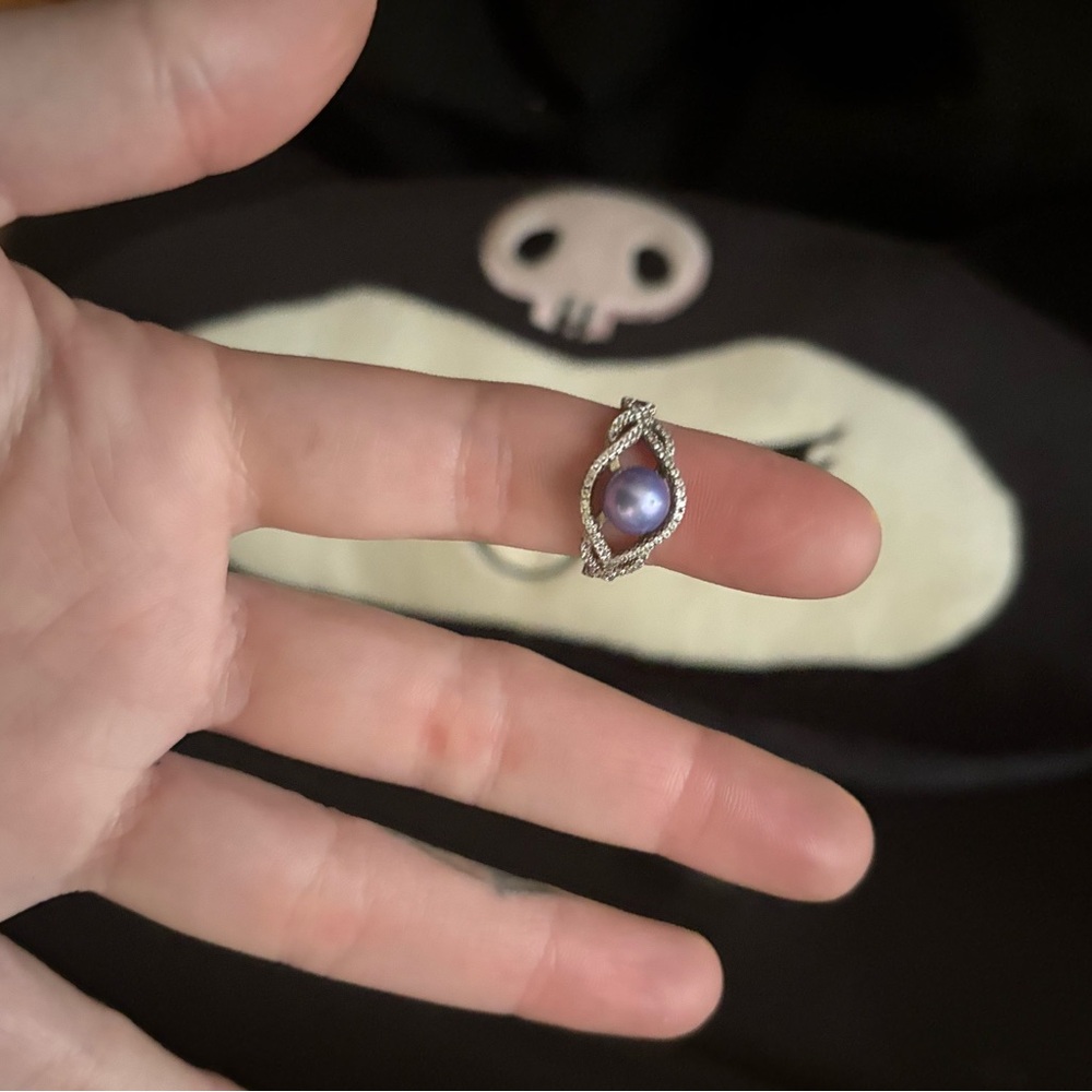 Elegant Silver and Purple Pearl Ring